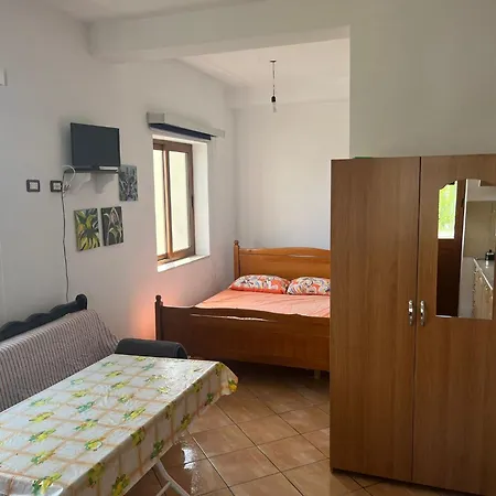 Aparthotel Domus Aurea *