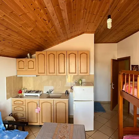 Domus Aurea Aparthotel