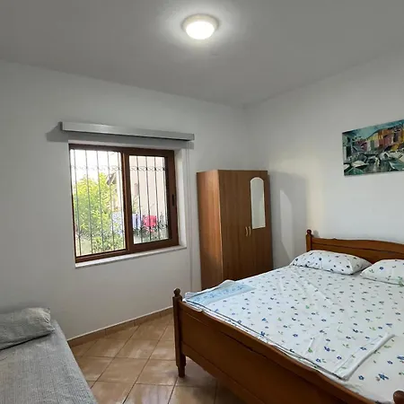 Aparthotel Domus Aurea Velipoje