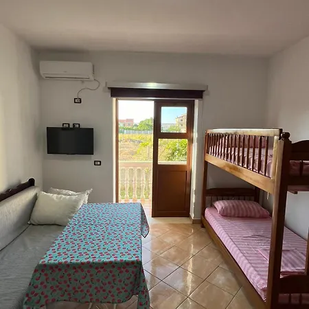 Domus Aurea Aparthotel *